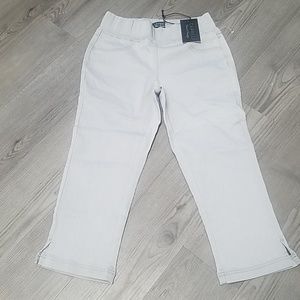 Carreli pull on capris in light grey
